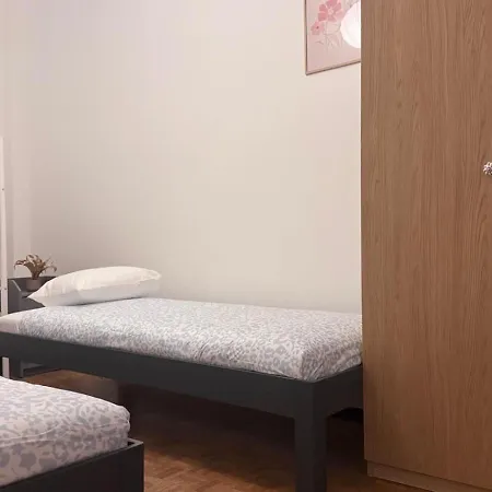 Simon Apartment *